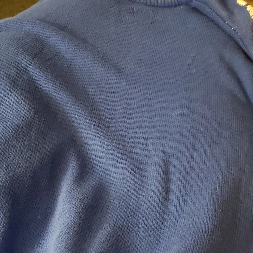 A holiday gig sweater - Picture 3 of 3